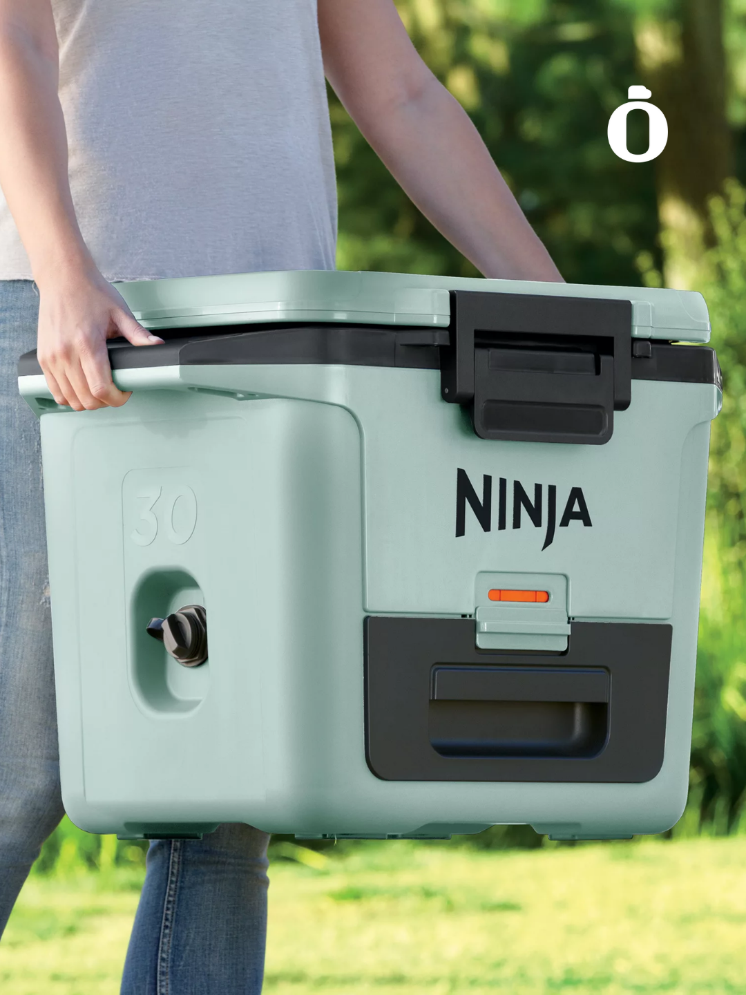 Ninja | FrostVault Hard Cooler with Bonus Cutting Board Divider Insert | 30 qt | Seafoam Blue