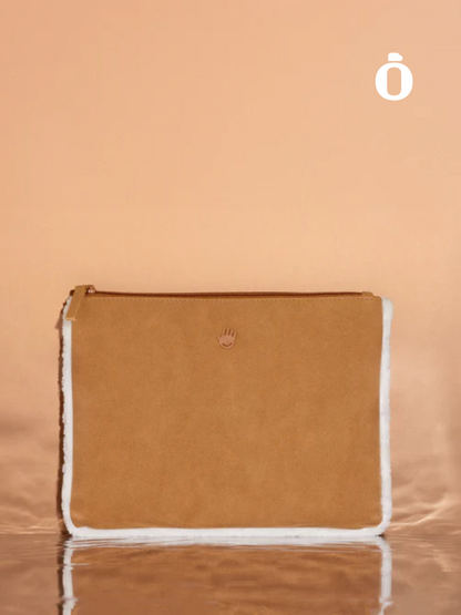 Touchland | SHEARLING TRAVEL POUCH | Chestnut