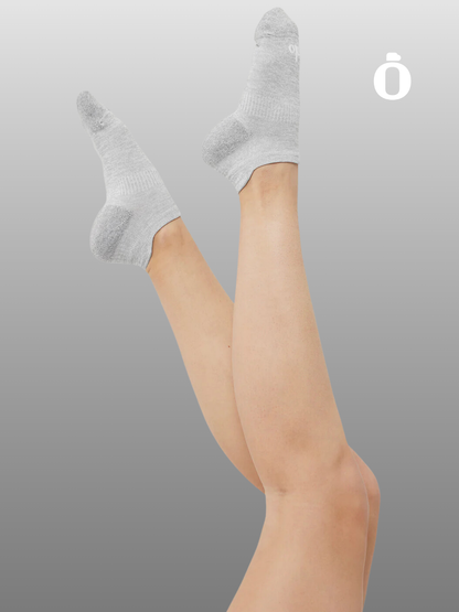 Alo | Women's Performance Tab Sock | Athletic Heather Grey/White