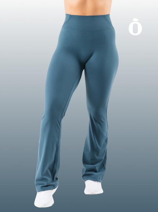 Alphalete | Aura Flared Pant | Glacial Lake