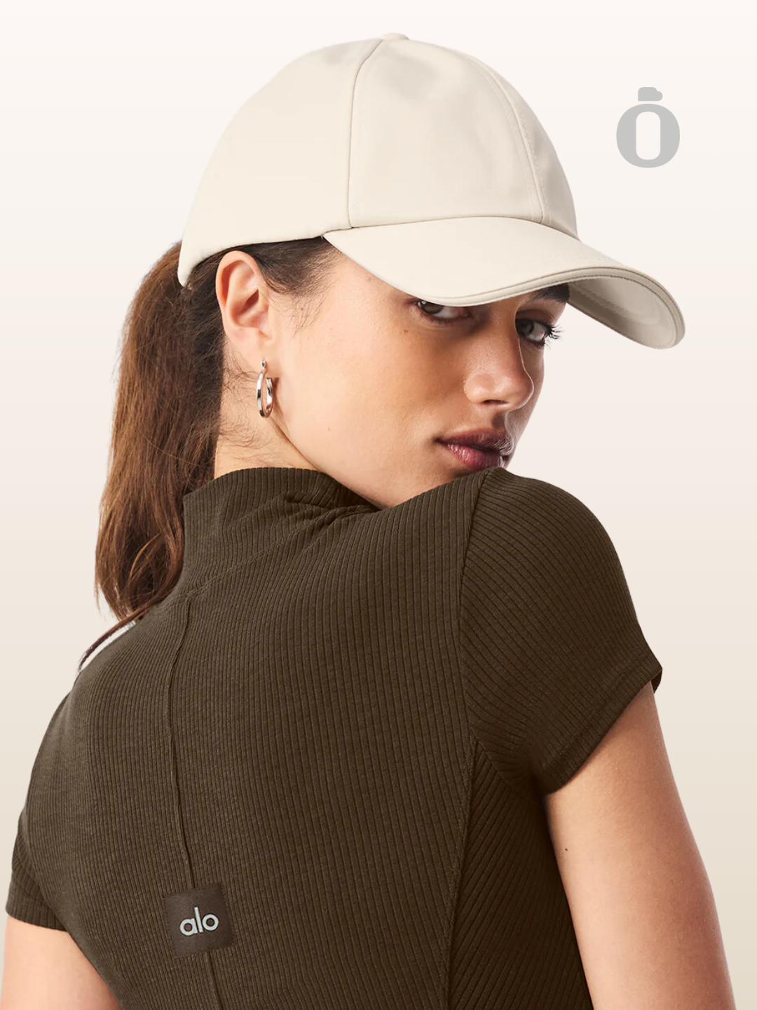 Alo | Satin Off-Duty Cap | Creme