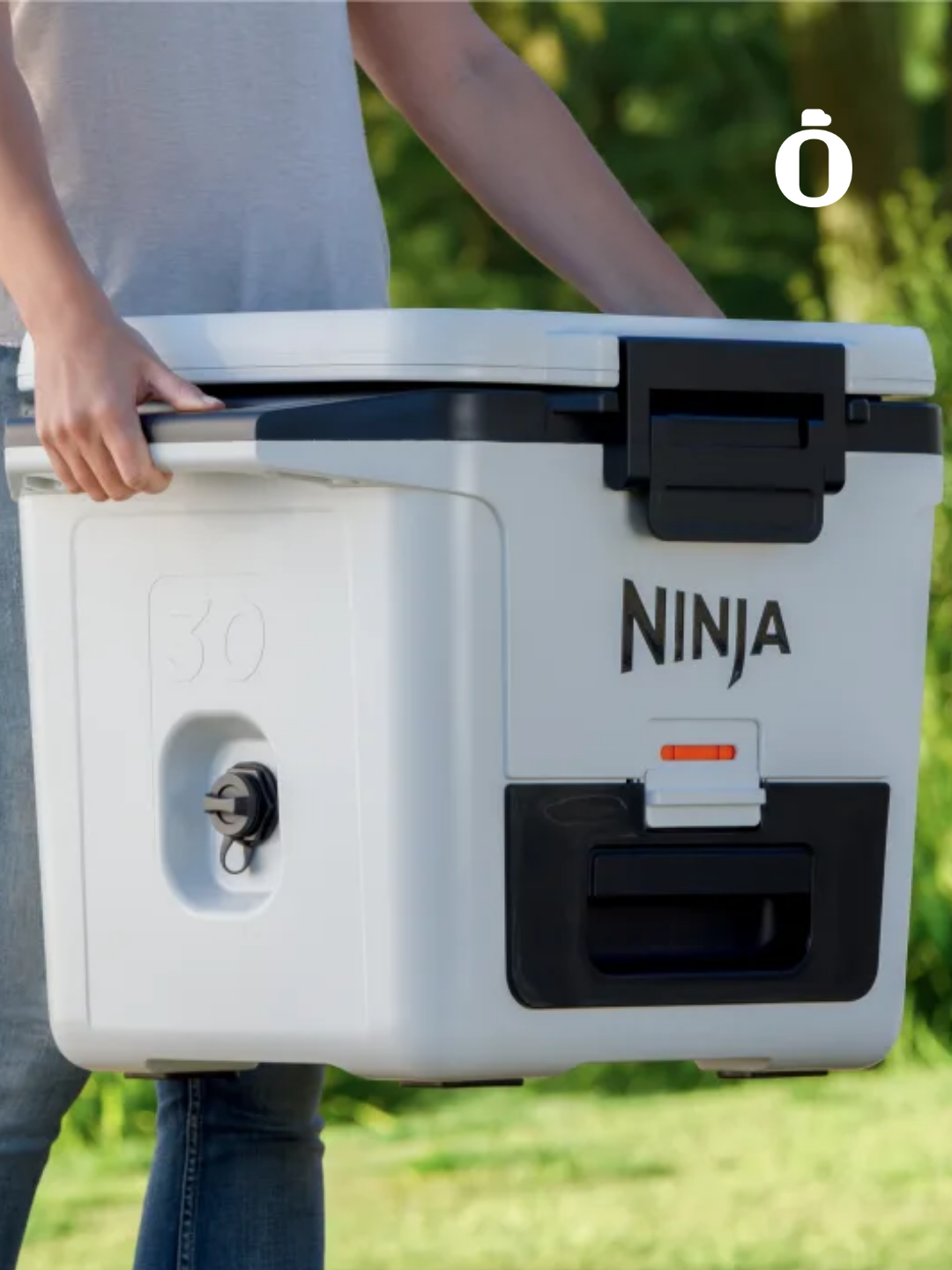 Ninja | FrostVault Hard Cooler with Ice Packs & Accessories | 30 qt | Cloud White